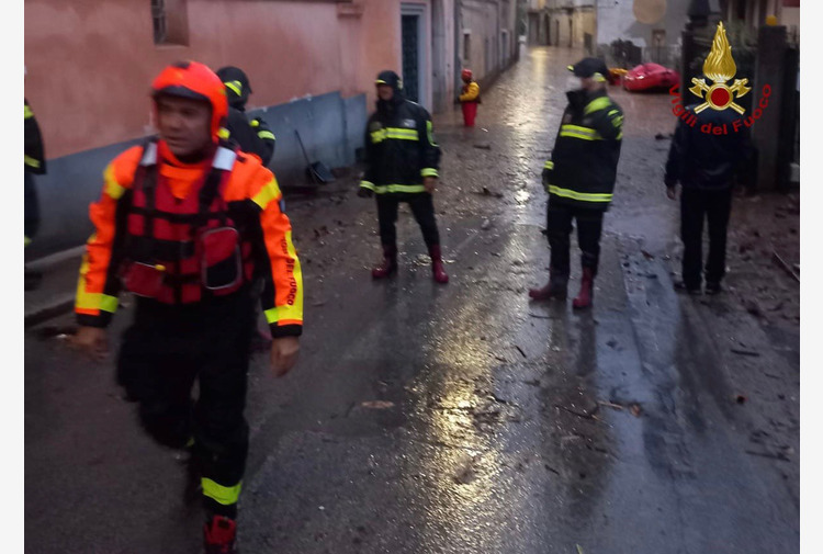 Maltempo Esonda Il Solofrana A Salerno A Roccapiemonte Evacuata Rsa