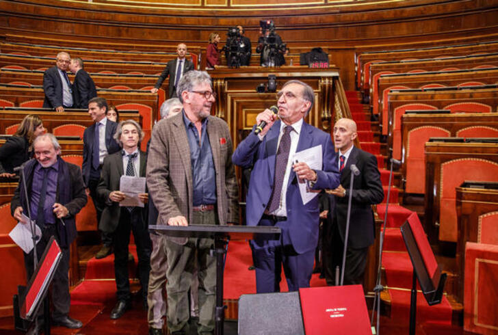 Concerto Di Natale In Senato Standing Ovation Per Mattarella Tiscali