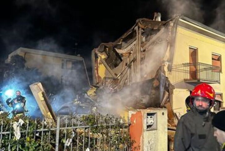 Esplode Casa Nel Modenese Feriti Ed Evacuati Tiscali Notizie