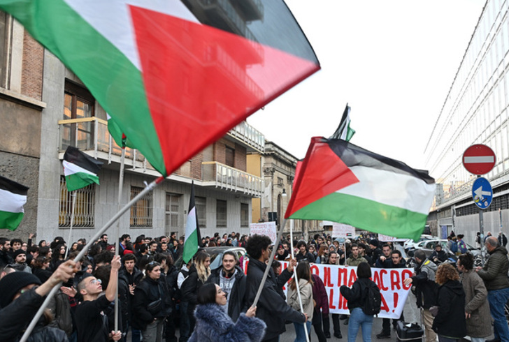 Manifestazione Pro Palestina Davanti Alla Sede Rai Fvg Tiscali Notizie