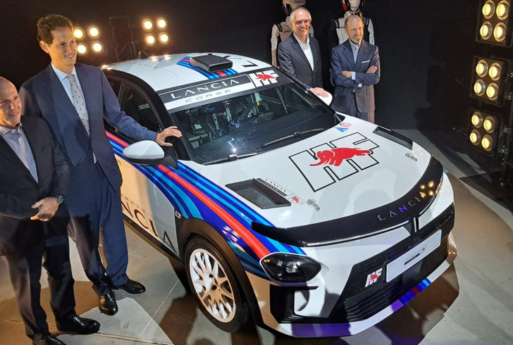 Lancia Svela La Ypsilon Hf E La Ypsilon Rally Hf E Torna Nei Rally