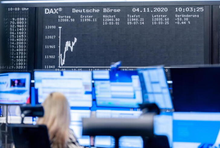 Borsa: l'Europa lima il rosso dopo taglio Bank of England Borsa: l'Europa lima il rosso dopo taglio Bank of England