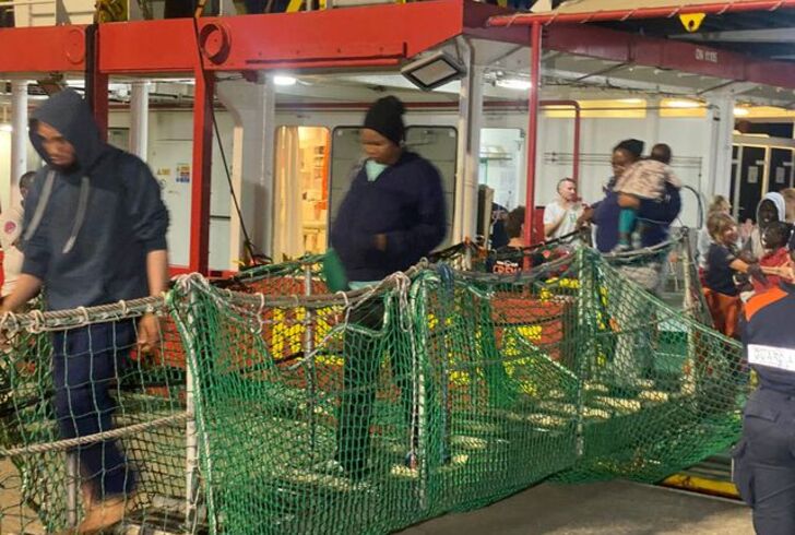 A Vibo Valentia i migranti soccorsi in mare dalla Sea-Eye