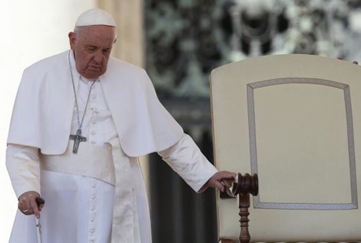 Papa, in prognosi riservata. Fatta anche una trasfusione di sangue