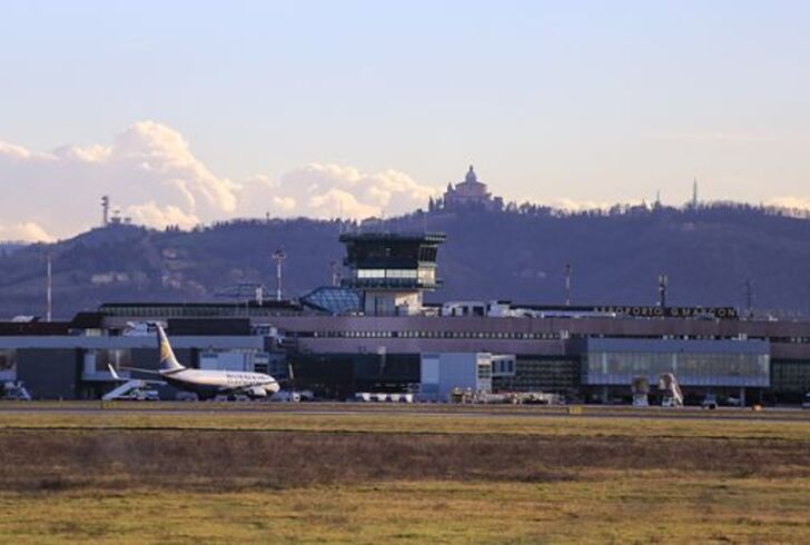 Aeroporto di Bologna, più di 10,7 milioni di passeggeri nel 2024. In forte crescita ricavi e utili
