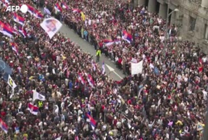 Serbia, oltre 100mila partecipanti alla nuova manifestazione contro il governo