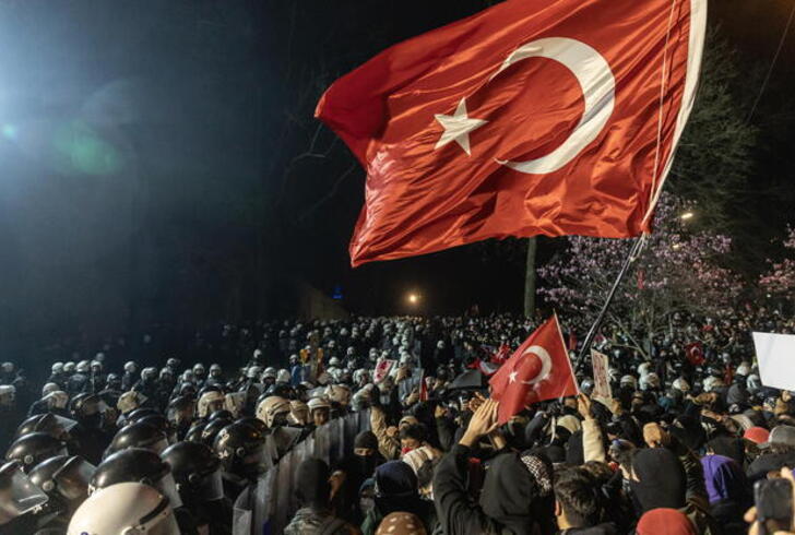 Appello opposizione, 'sabato tutti in piazza a Istanbul'