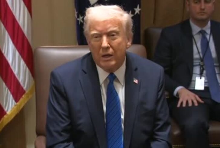 Giornalista nella chat top secret Usa, Trump difende Waltz