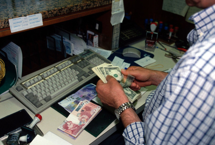 Fisac-Cgil, sempre meno sportelli bancari, -20% in 5 anni